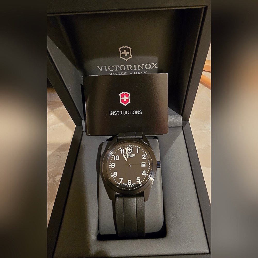 New Victorinox men's watch.
